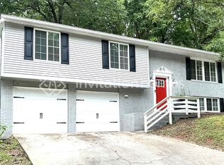 5369 Olde St, Stone Mountain, GA 30088