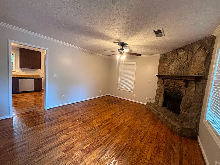 1259 N Lea Ct SE #B — Photo 4