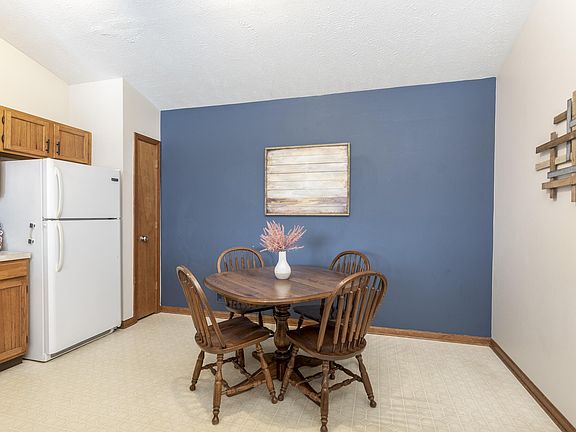 3rd image of 8409-8411 Woodruff Dr SW