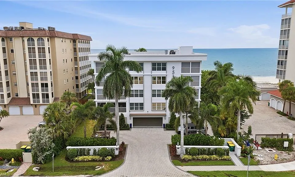 9517 Gulf Shore Dr #403