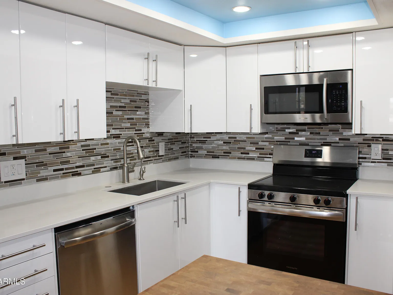 2 bed, 2.0 bath, 1200 sqft, $1,890 — Photo 3