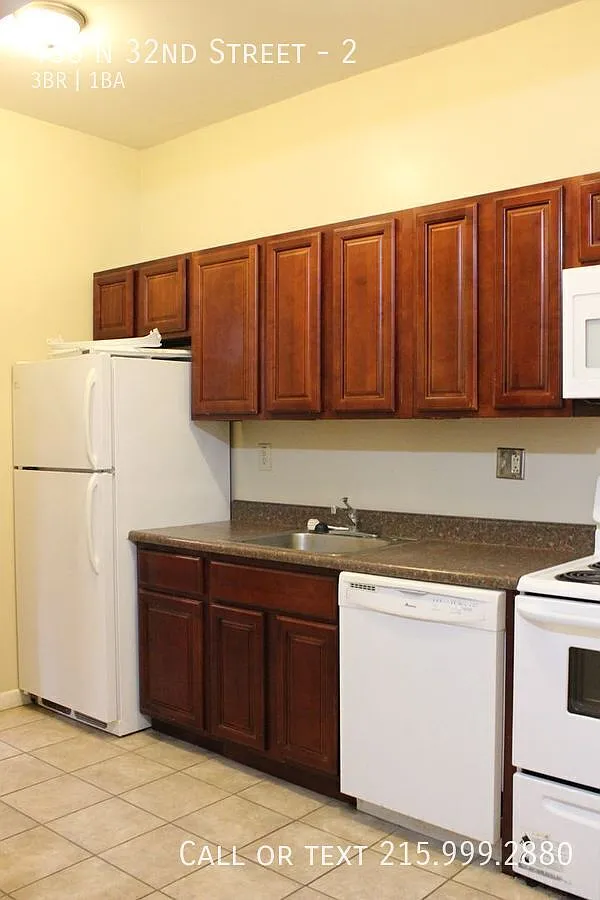 Three bedroom apartment on 32nd street! — Photo 3