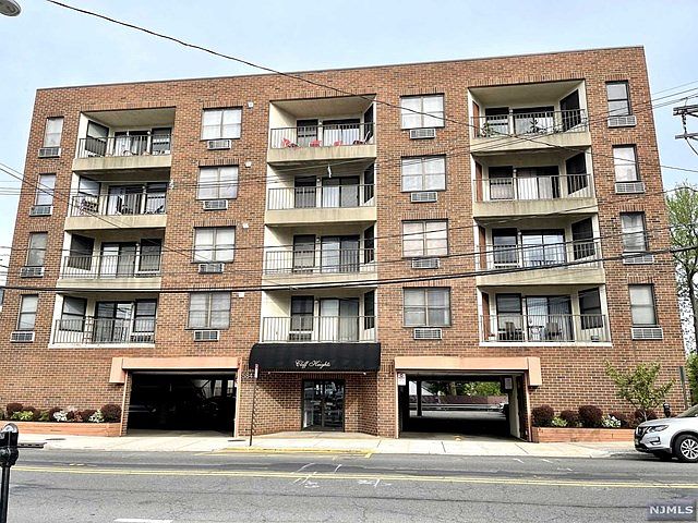 1st image of 584 Anderson Ave APT 2C