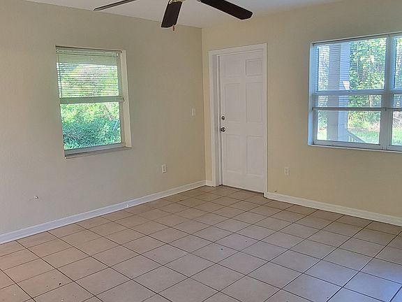 3rd image of 200 E Hanlon St Unit 1/2