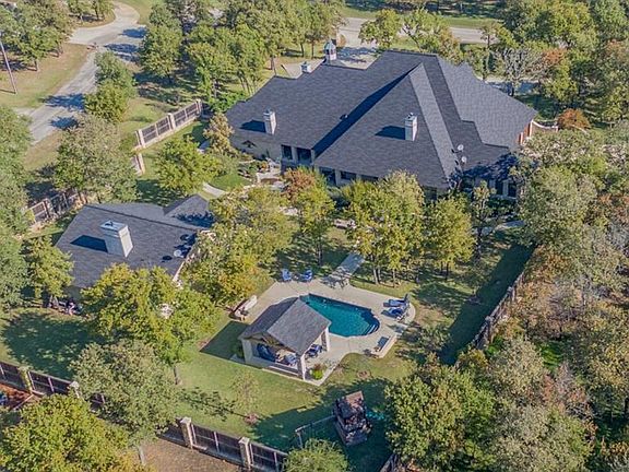 4th image of 497 Timbercreek Cir