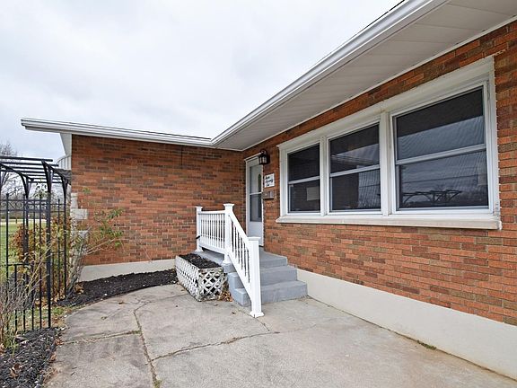3rd image of 376 Blackburn Ave