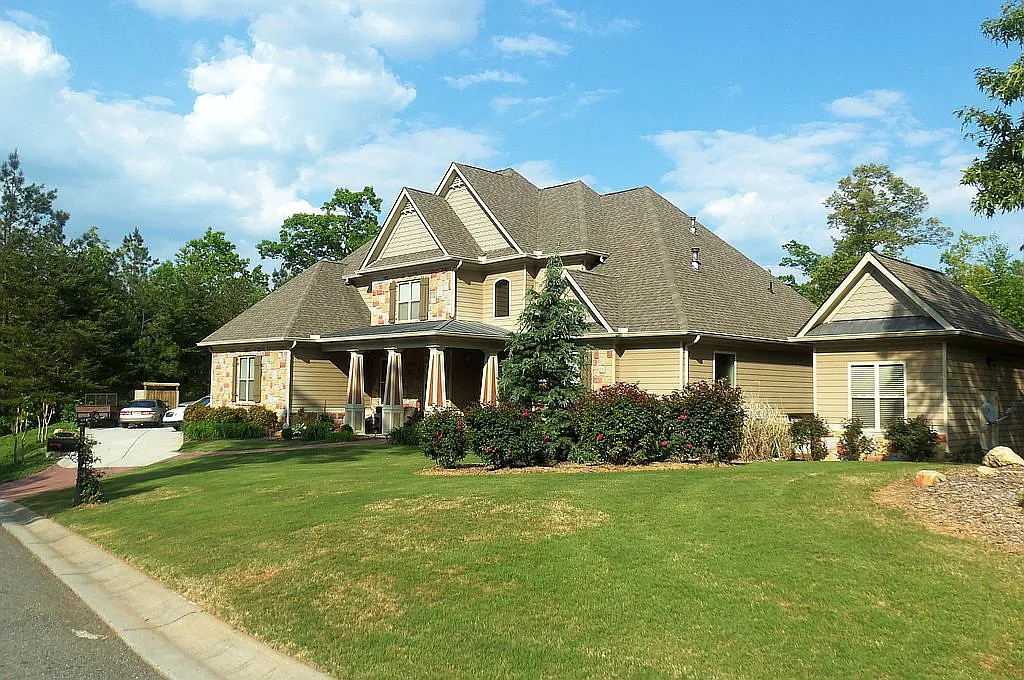 600 Red Leaf Way photo 1