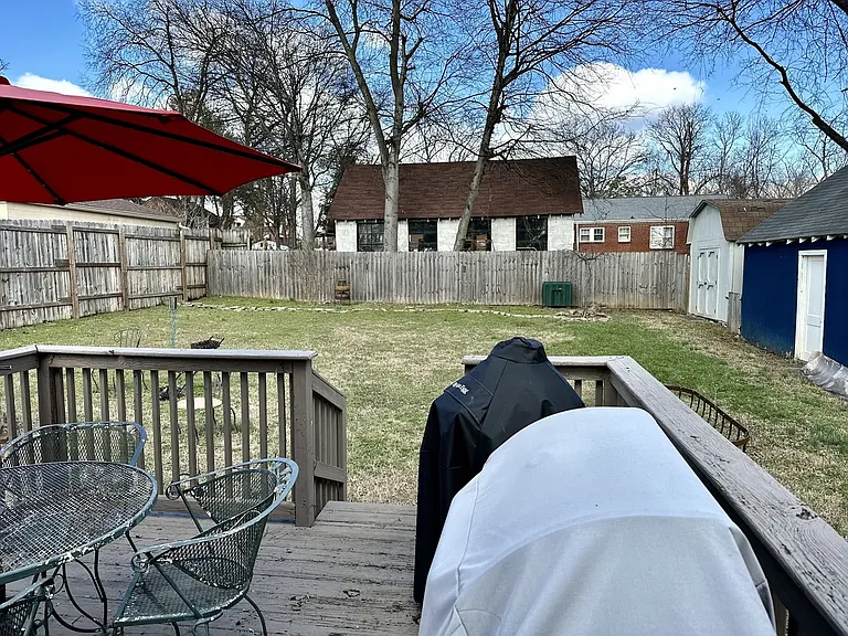 813 Gwynn Dr — Photo 2