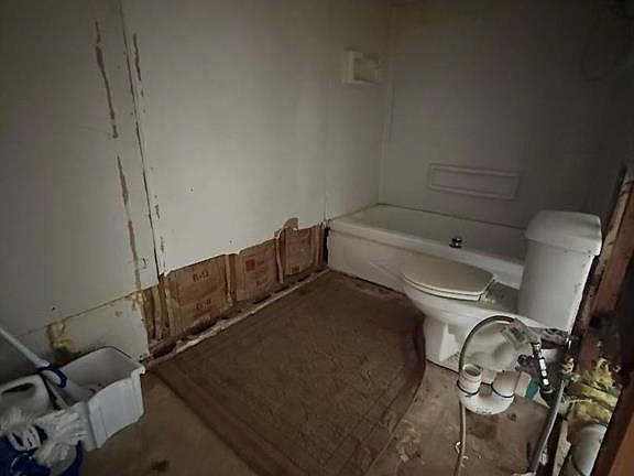 5th image of 26891 Railroad St