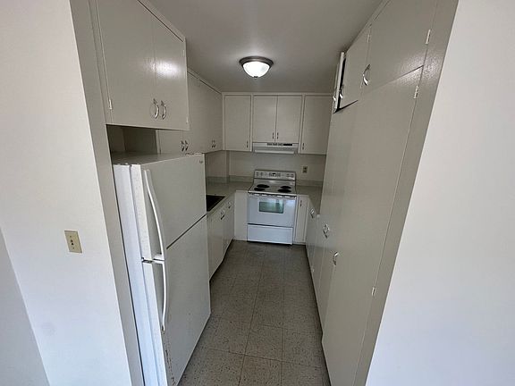 5th image of 1735 Young St #A