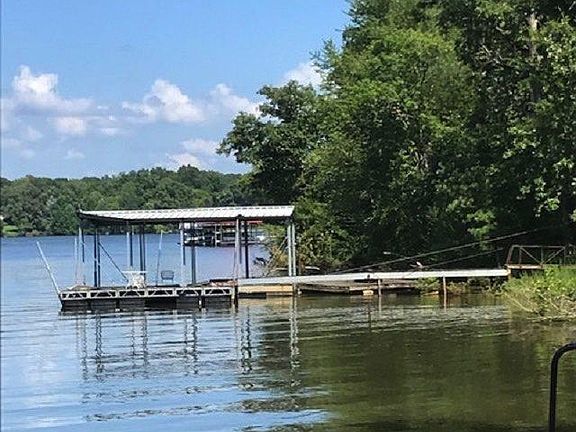 3rd image of 141 Harbor Town Rd