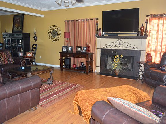 3rd image of 7971 Greenfield Dr