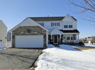 9735 Bedford Dr, Huntley, IL 60142