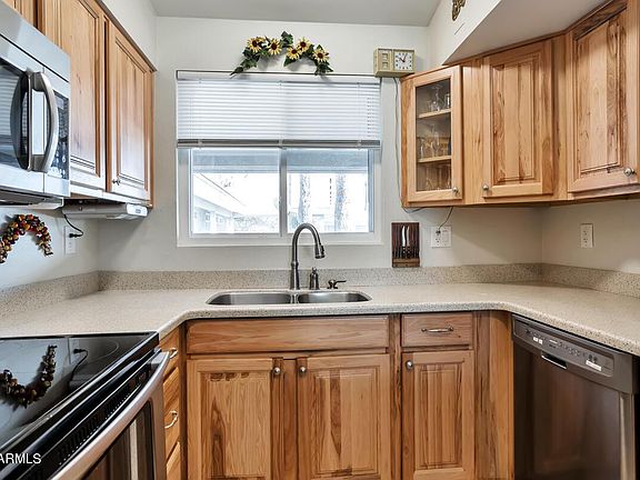 3rd image of 10855 N Fairway Ct E
