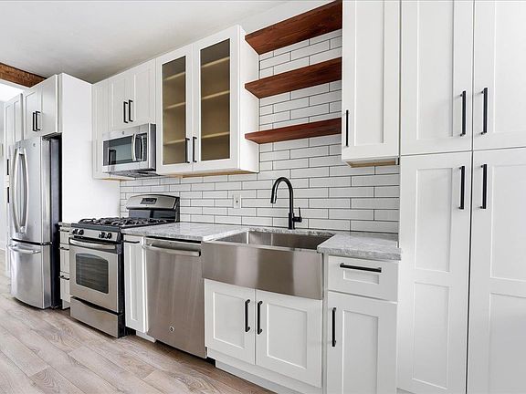 2nd image of 1013 Park Ave APT 5L