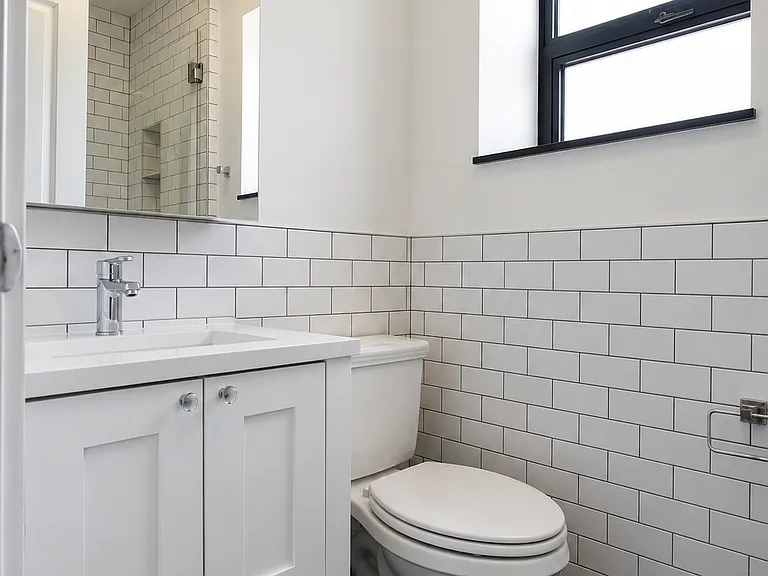92 E Broadway #1 — Photo 10