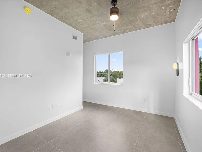 315 NW 32nd St #306 — Photo 17