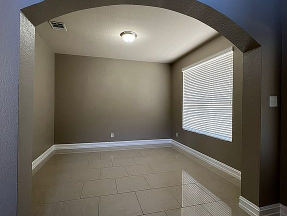 3rd image of 2664 Blackstone Dr
