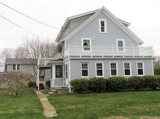 28 N Washington Ave, Niantic, CT 06357