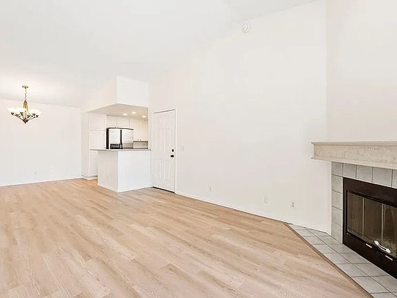 5th image of 42140 Lyndie Ln Unit 12