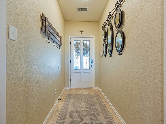 3rd image of 5611 San Saba Ave