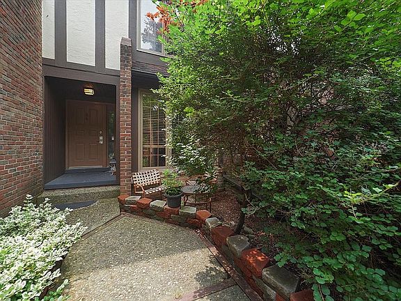 2nd image of 13 Timberlane Ct #31