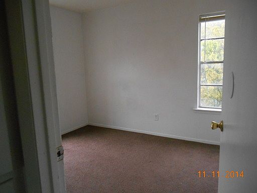 5th image of 300 NW 17th St APT 1
