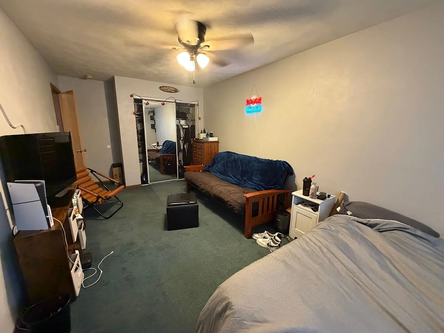 3-Bedroom Apartment with Bonus Room Near UW-La Crosse — Photo 2