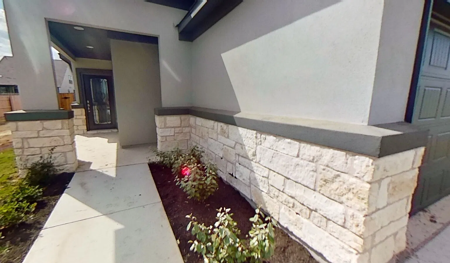 3 bed, 2.0 bath, 1373 sqft, $2,050 — Photo 4