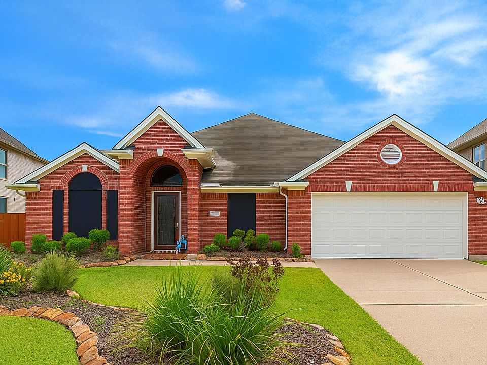 1st image of 10827 Oak Bayou Ln