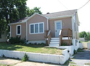 121 W 7th Ave, Ranson, WV 25438