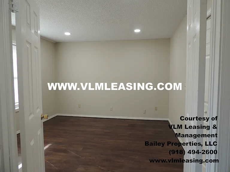 404 W Vicksburg St — Photo 11
