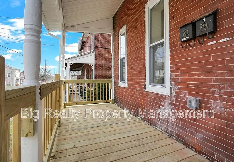 228 Bridge St #2 — Photo 41