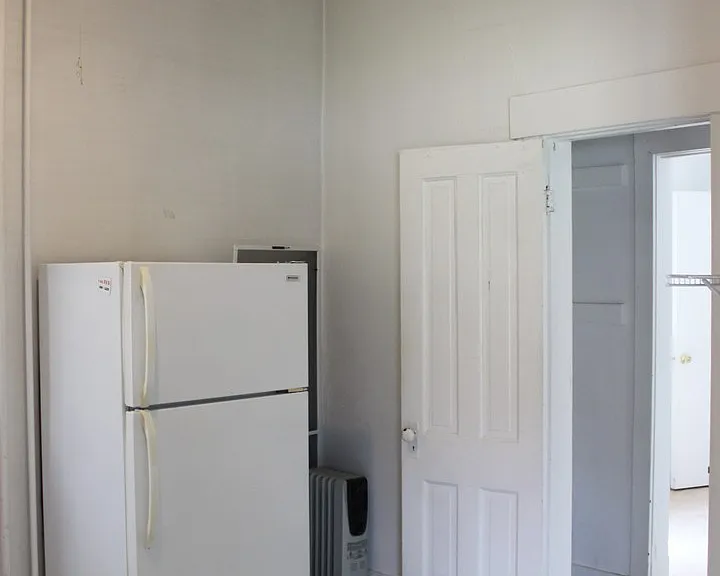 Comfortable Old Home converted into Apartments — Photo 18