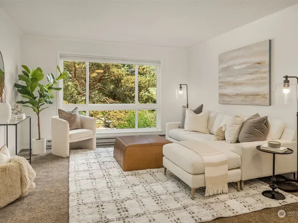 5844 NE 75th Street #A210, Seattle, WA 98115