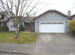 432 Godfrey Dr, Windsor, CA 95492