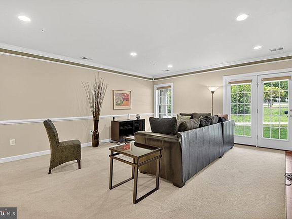 3rd image of 58 Sharpstead Ln