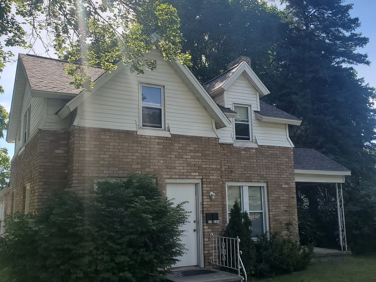 2 bed, 800 sqft, $1,400 — Photo 1