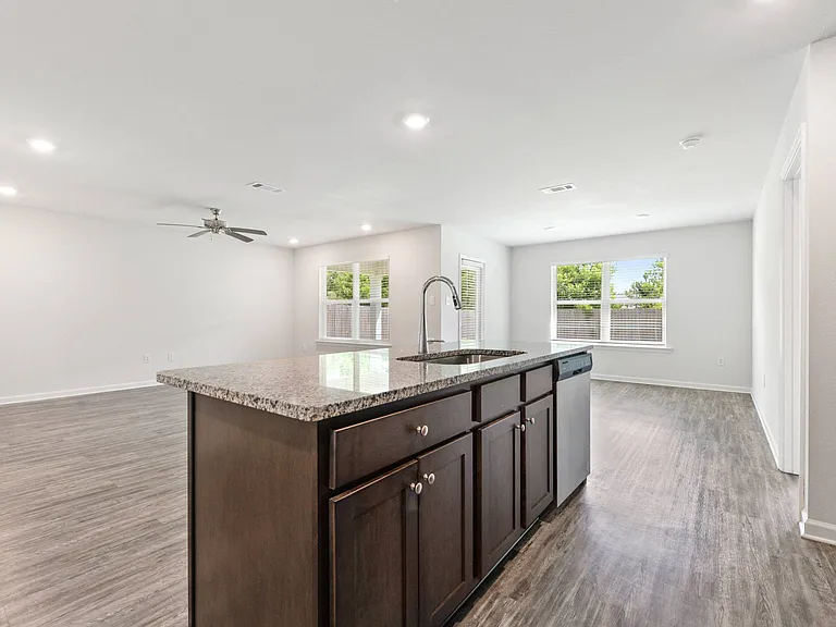 Emerald Lakes South — Photo 4