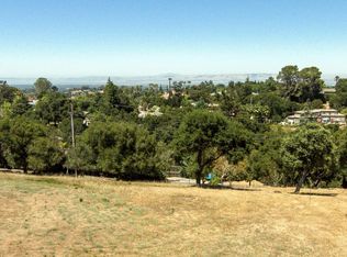 25400 La Loma Dr, Los Altos Hills, CA 94022