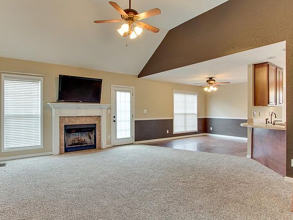 3rd image of 1016 Freedom Dr