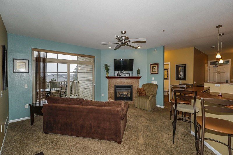 1st image of 670 East Ln #101