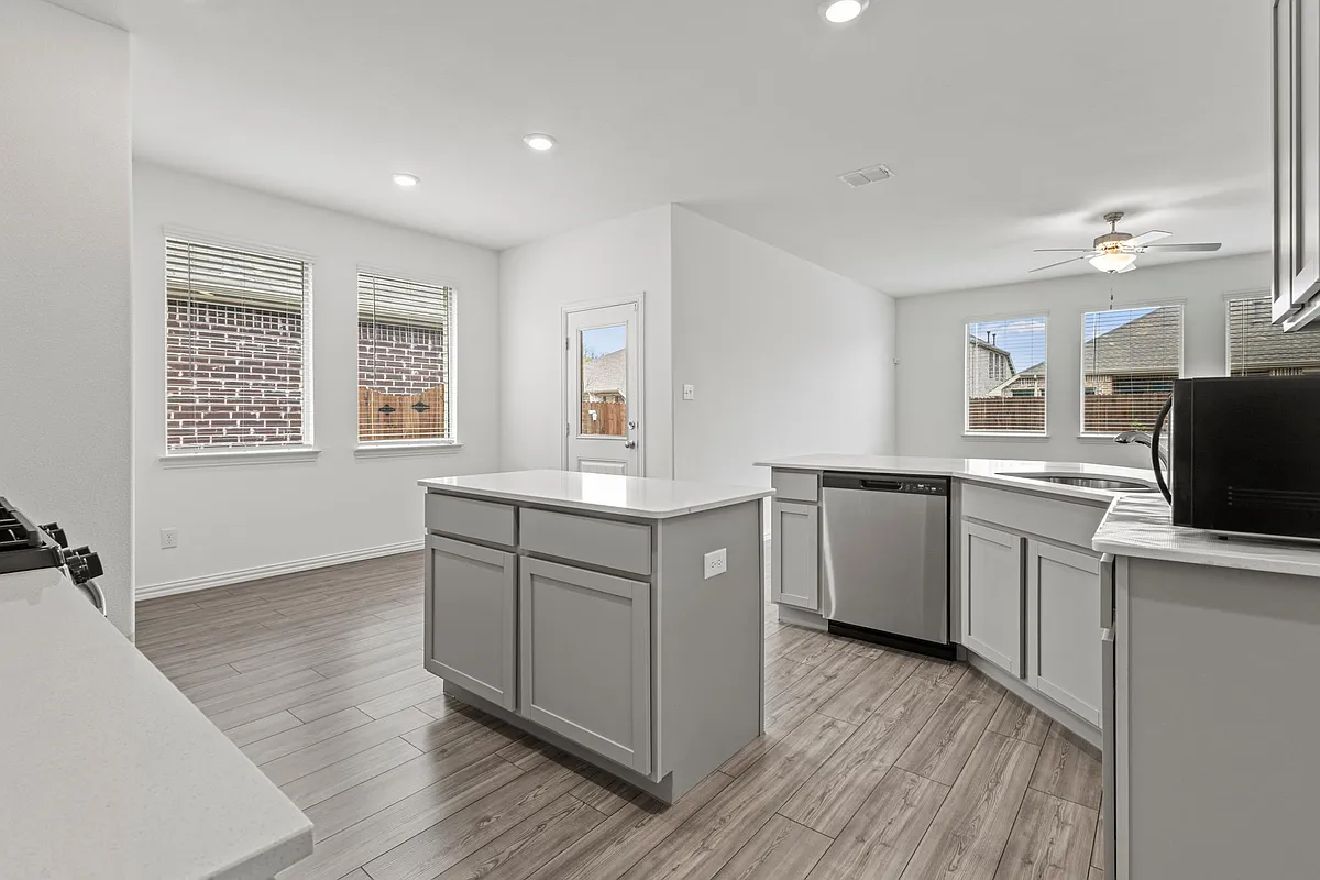 Building Photo - 3708 Milkweed Rd