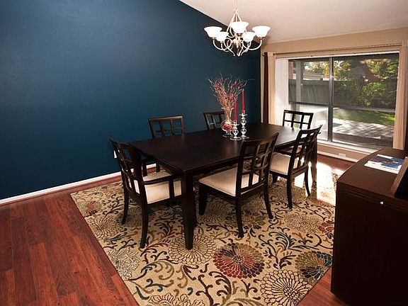 Formal Dining