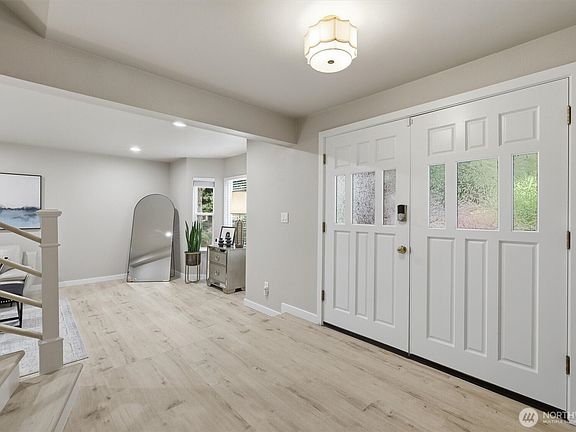 5th image of 8410 Zircon Drive SW