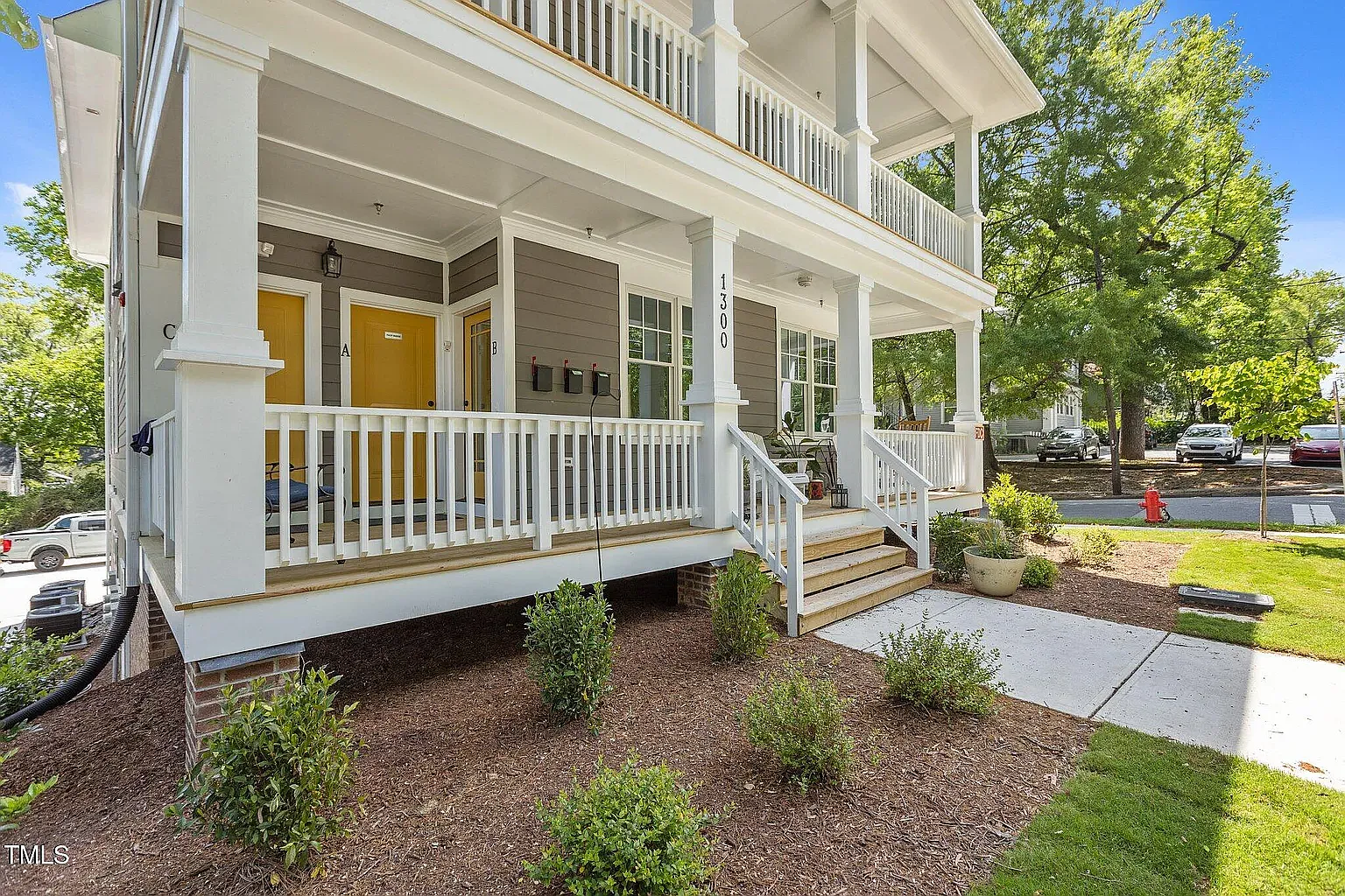3 bed, 1610 sqft, $4,200 — Photo 3