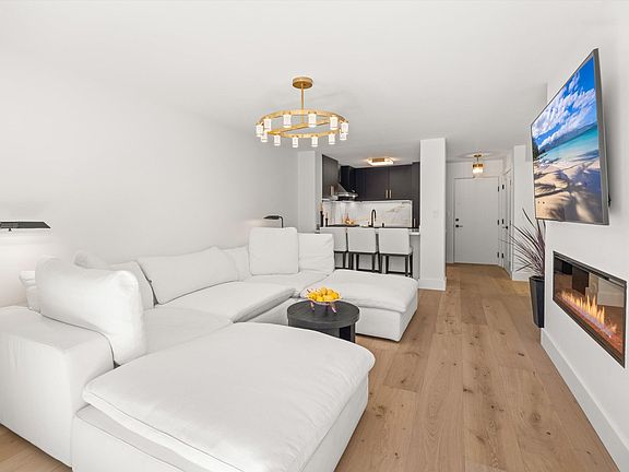 3rd image of 104 Por La Mar Cir