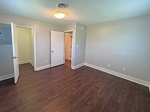 South Asheville Commons — Photo 11