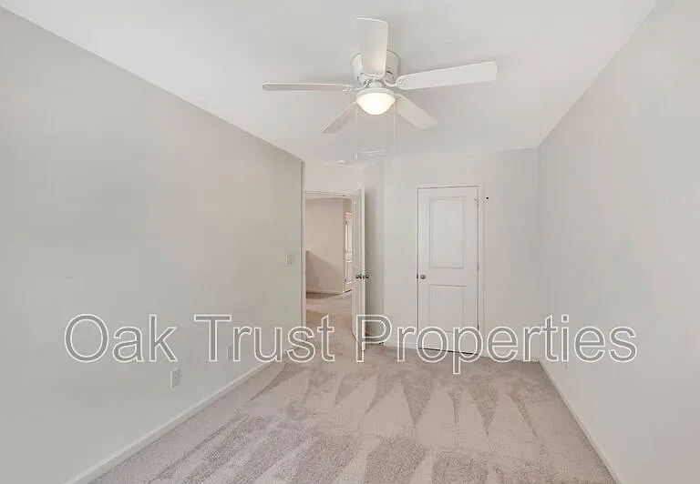 500 Trotters Ln — Photo 29