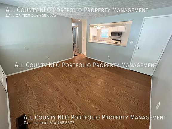 3rd image of 3353 Robin Hill Ct W